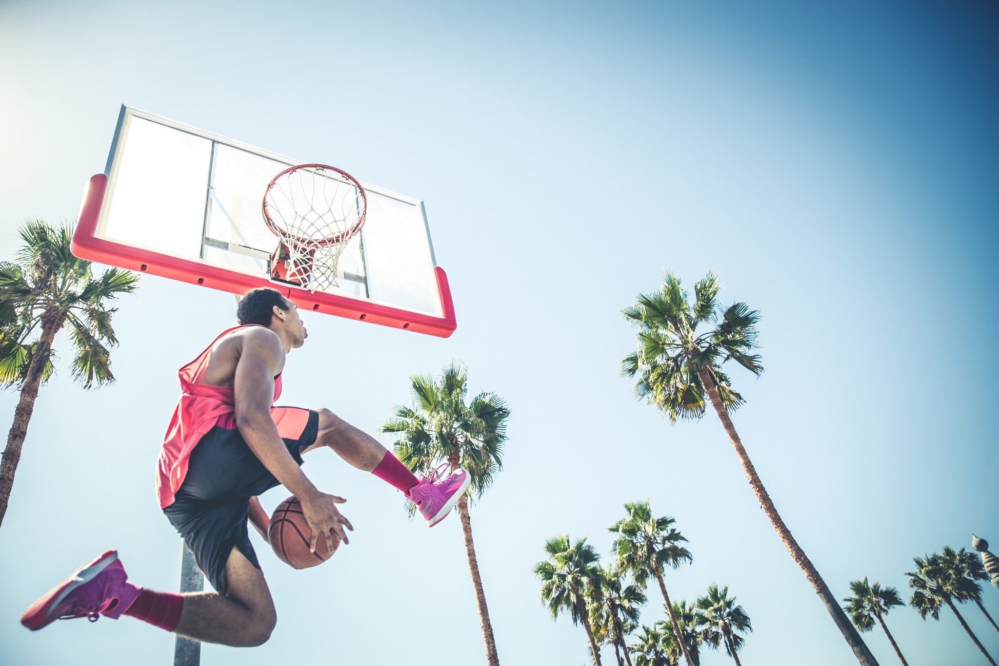 Spin-iT Basketball Grip Spray for better ball control for dribbling, shooting and passing